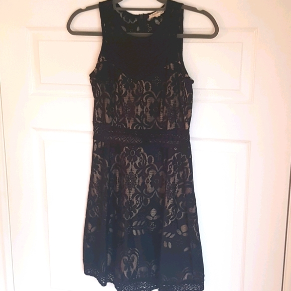 Black Lace A-line Dress - Picture 2 of 8